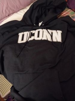 Men's Sweatshirt Uconn Size 3xl 15 Dollars 