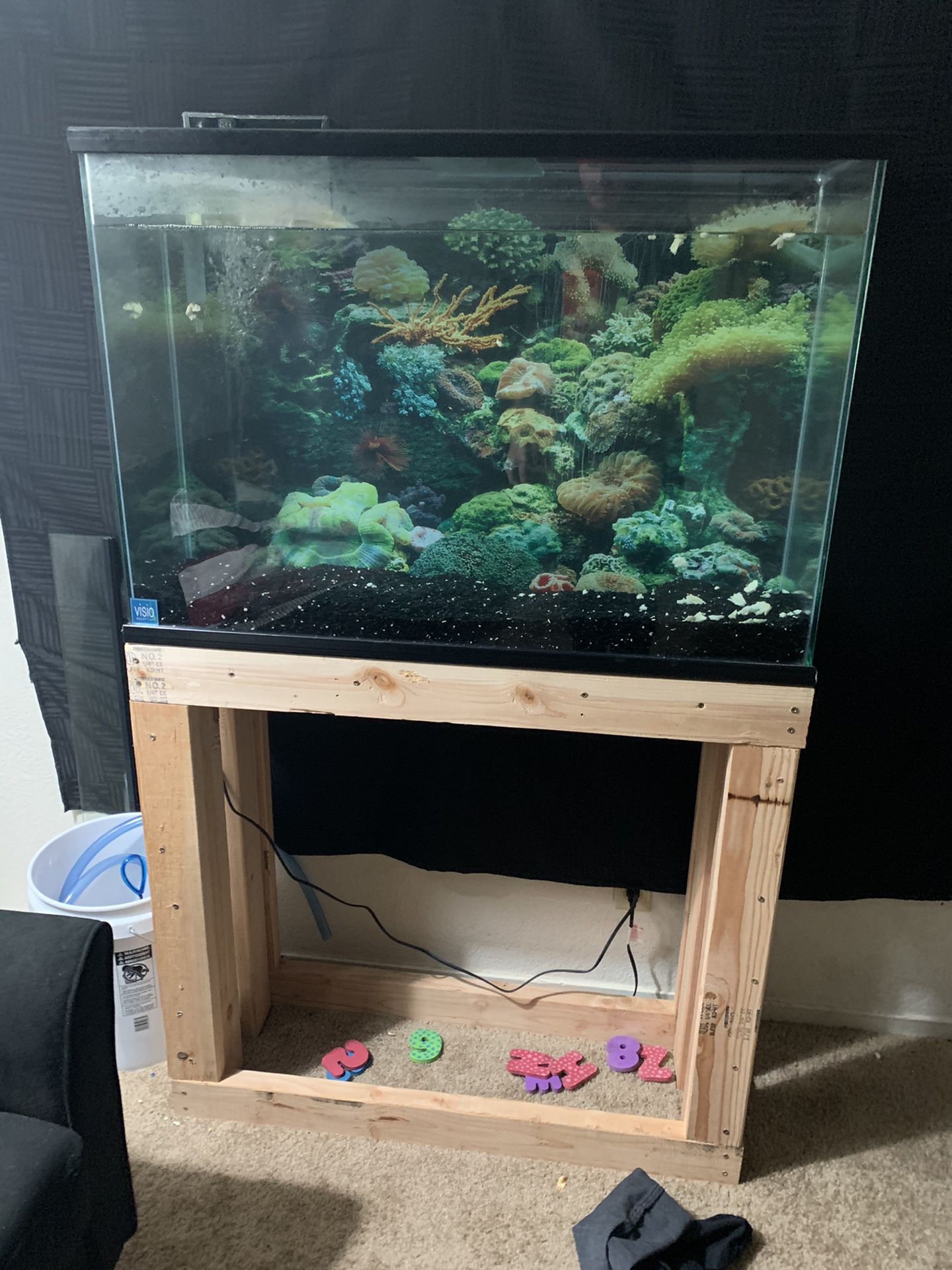 45 gallon fish tank with stand