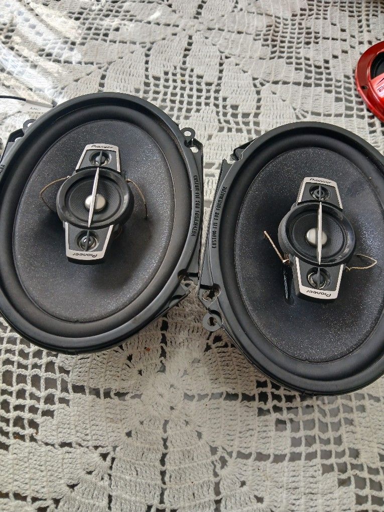 Pioneer Speakers 