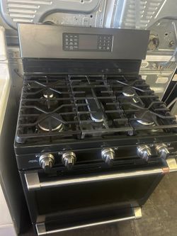 Café  GE Gas Stove W/ Convention Oven 
