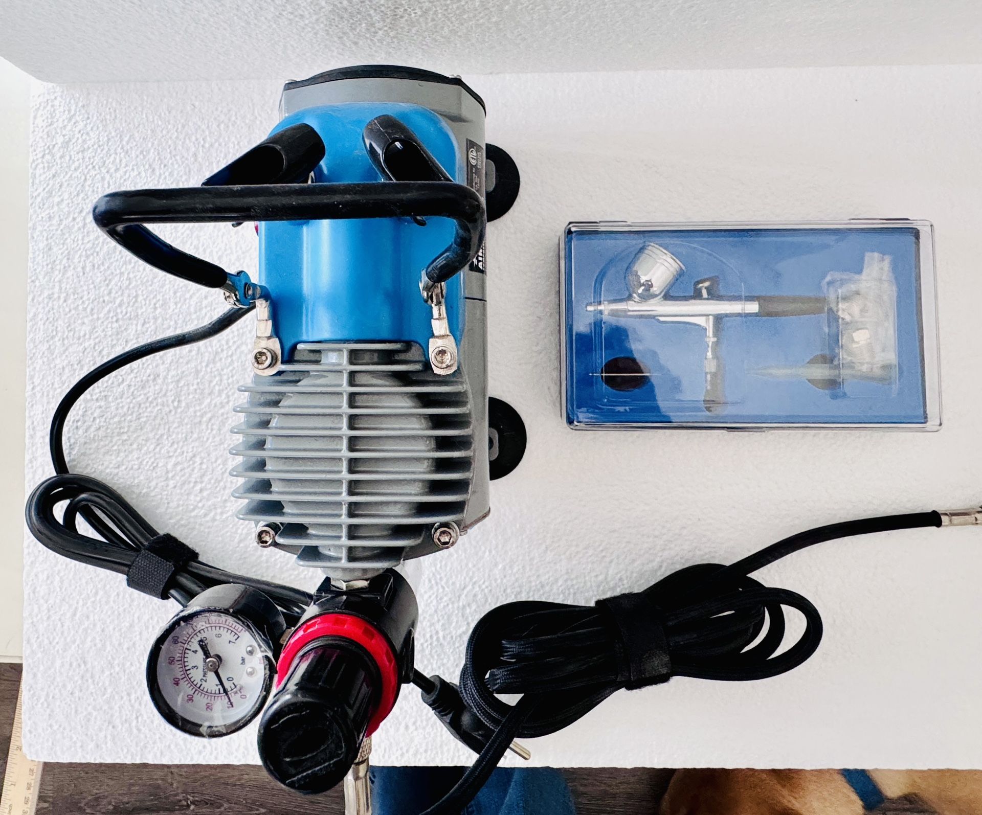 New AVANTI Airbrush Compressor + Top-Feed Airbrush Gun Kit 