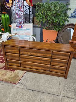 1978 Mid-Century Oak "Wavy Front" Chest of Drawers