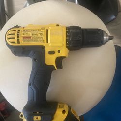Dewalt Drill Con Batería $40