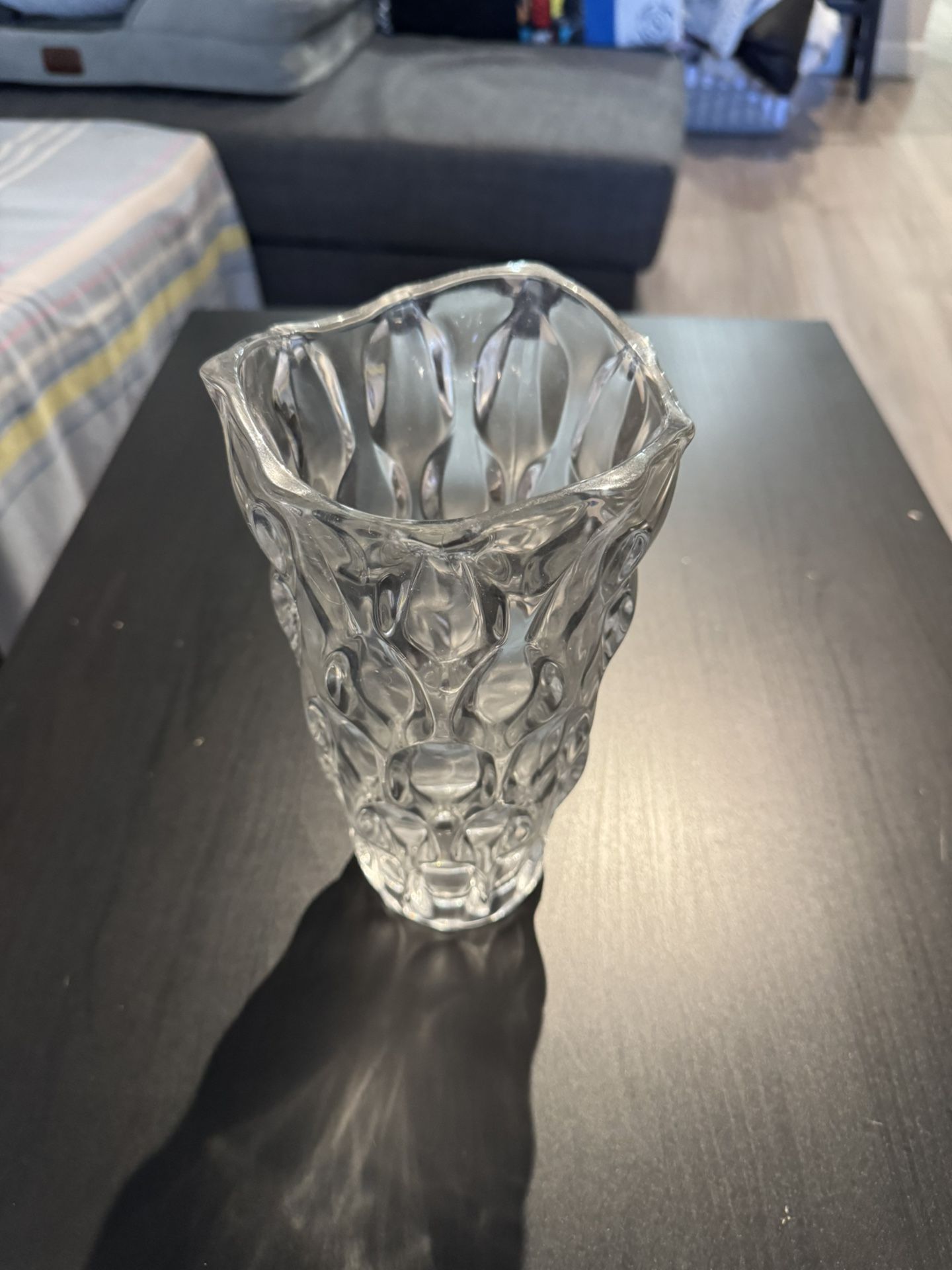 Textured Clear Glass Vase – 9.5” Tall, Wavy Rim