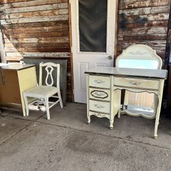 Young Girls French Provincial Style Bedroom Set