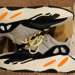 Yeezy 700 Wave Runner Size 10.5