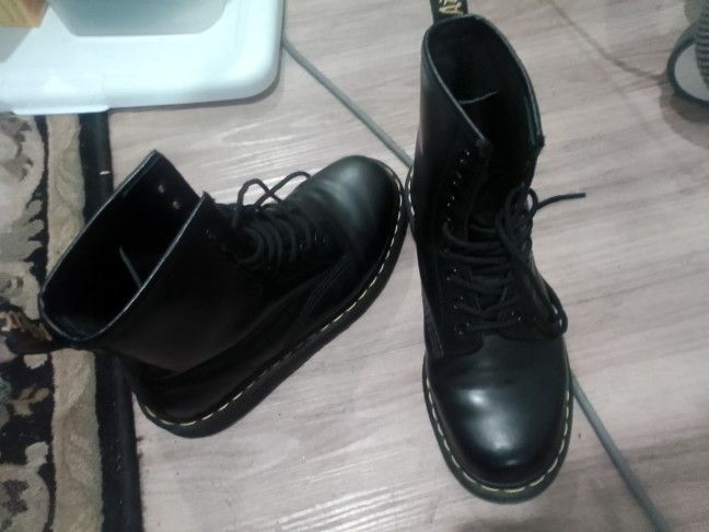 Girls Doc Martins Size 5