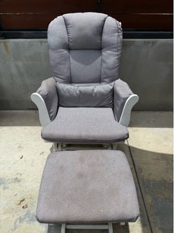 Rocking chair with footrest