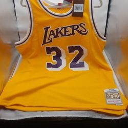 2XL / 3XL Mitchell & Ness Authentic  Lakers Magic Johnson 1984-85 Swingman Jersey 