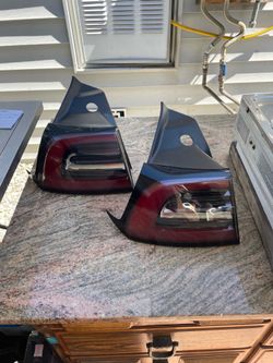 2’left lighs for Tesla 2020-2024 model y 2017-2023 MOD 3 left tail light lamp