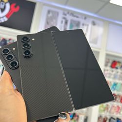 Galaxy Fold phones available