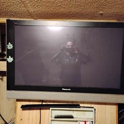 Panasonic th-50px50u High Definition, Plasma, Tv made in Japan With Wall Mount