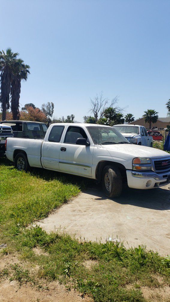 2003 Gmc Sierra Truck Complete No Free Parts. No Part Out
