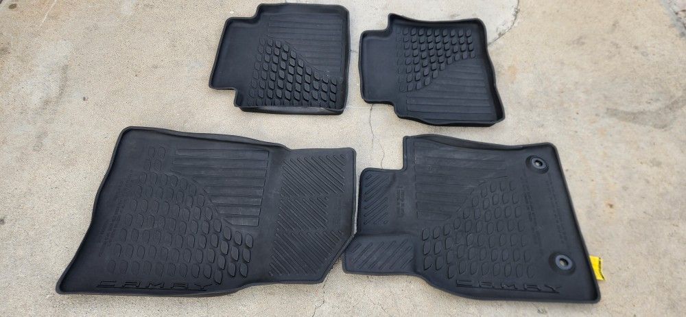 2018 To 2023 Toyota Camry SE Original Floor Mats 