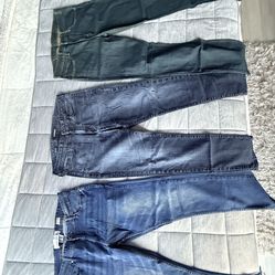14 pairs of Denim Jeans (Express, Levi’s, Denim & Cloth)  - New!