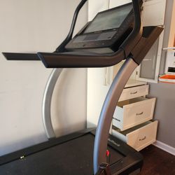 NordicTrack Commercial Series Incline Trainer; iFIT-enabled Treadmill for Running and Walking with 22” Pivoting Touchscreen