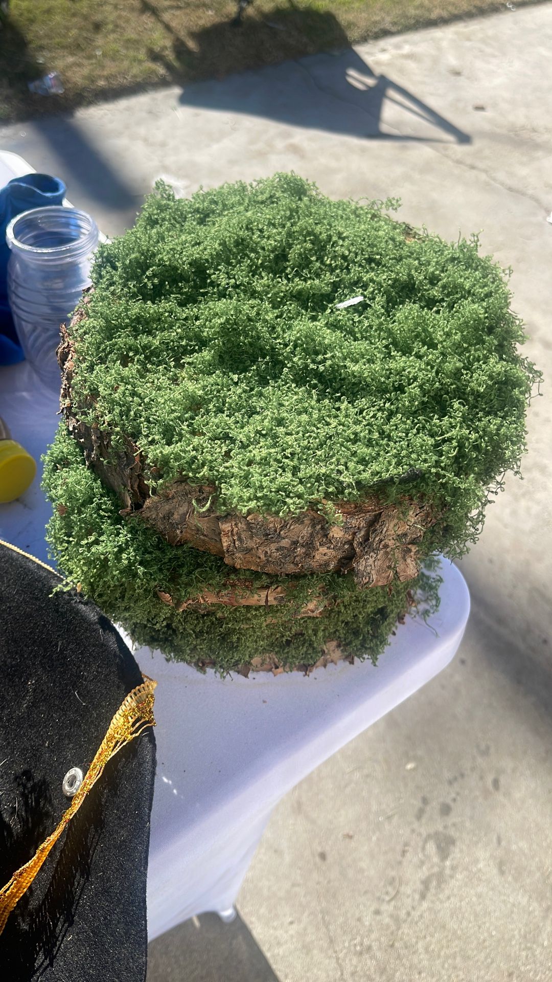 15 Wood Centerpieces With Greenery