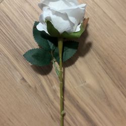 47 Artificial White Roses