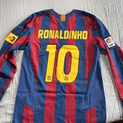 Nike FC Barcelona Re-Issue 2005/06 Ronaldinho #10 Home jersey 