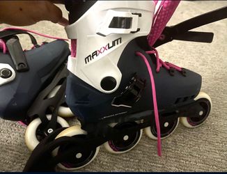 Female Rollerblade