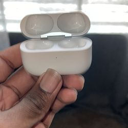 Airpods pro (2nd generation ) wireless charging case (usb-c)