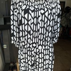 PreOwned Ava Sky Rompers/Jumpsuit Hawaiian Black/White Women's Medium