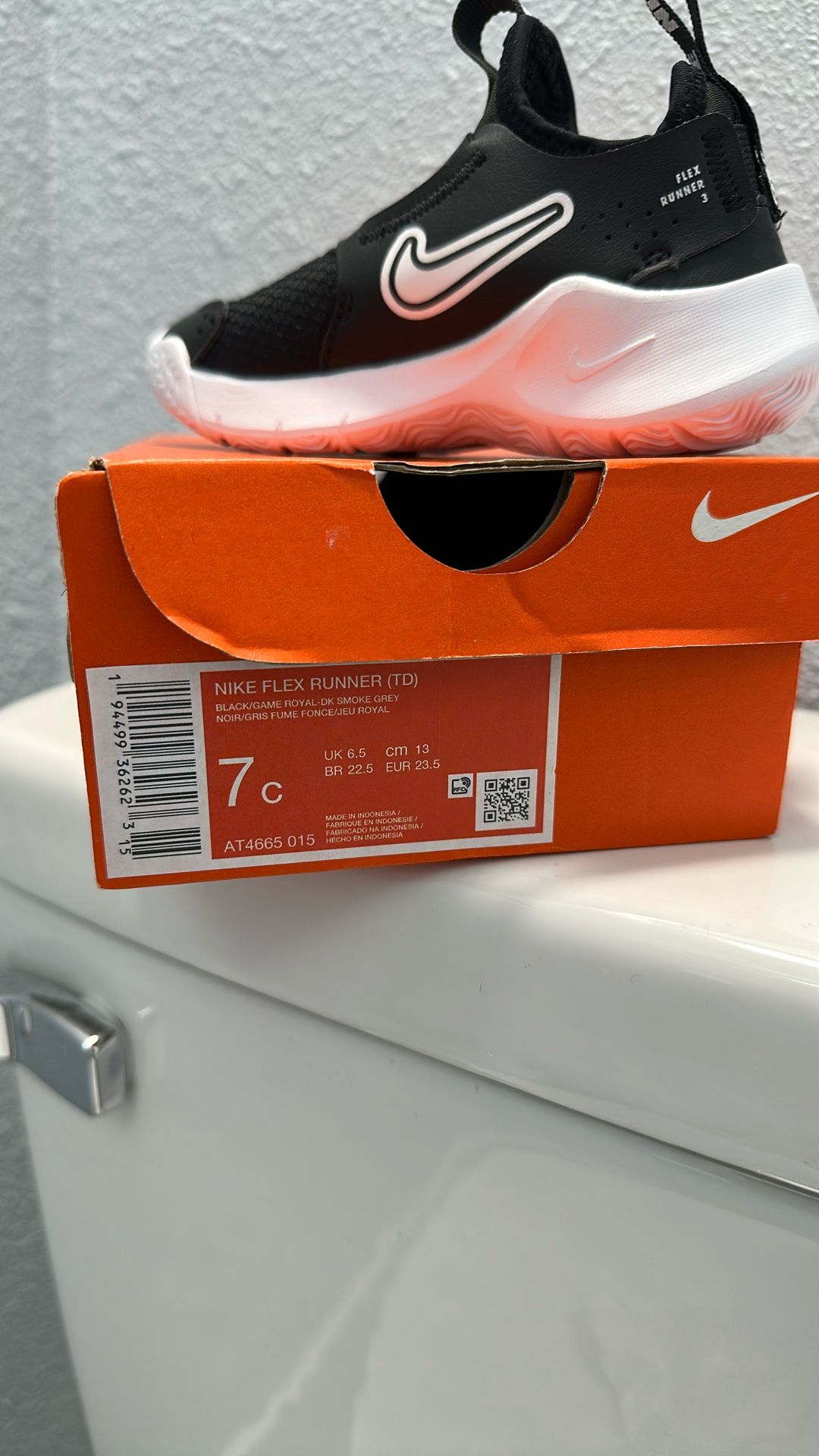 BNWT TODDLER NIKE FLEX RUNNER SIZE 7