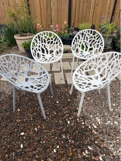 Set Of 4 Luxury Commercial Living 31" White Stackable Outdoor Patio Dining