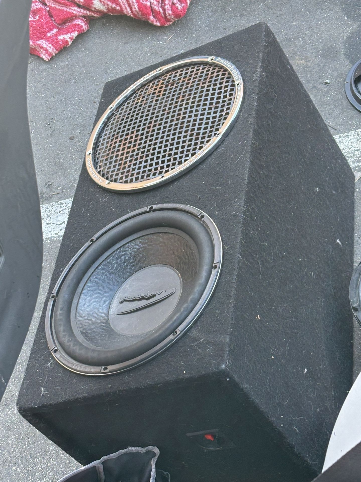 Box W Speaker