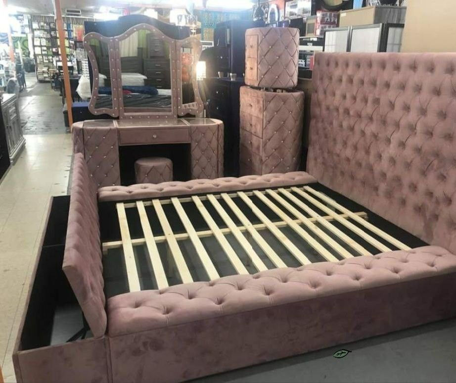 Best Deal - $39 Down👍Bliss Velvet Queen Bed