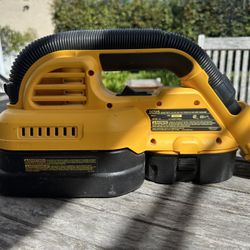 DeWalt 18V Handheld vacuum 