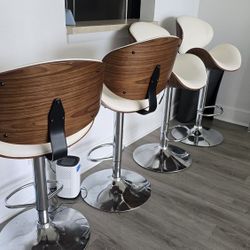 4 Bar Stools