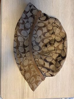 COACH Signature Canvas Bucket Hat