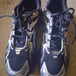 Black PUMA Inverse