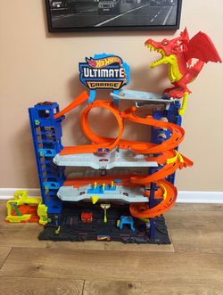 Hot Wheels garage