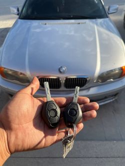 Car Keys N Remotes/ Llaves Con Control