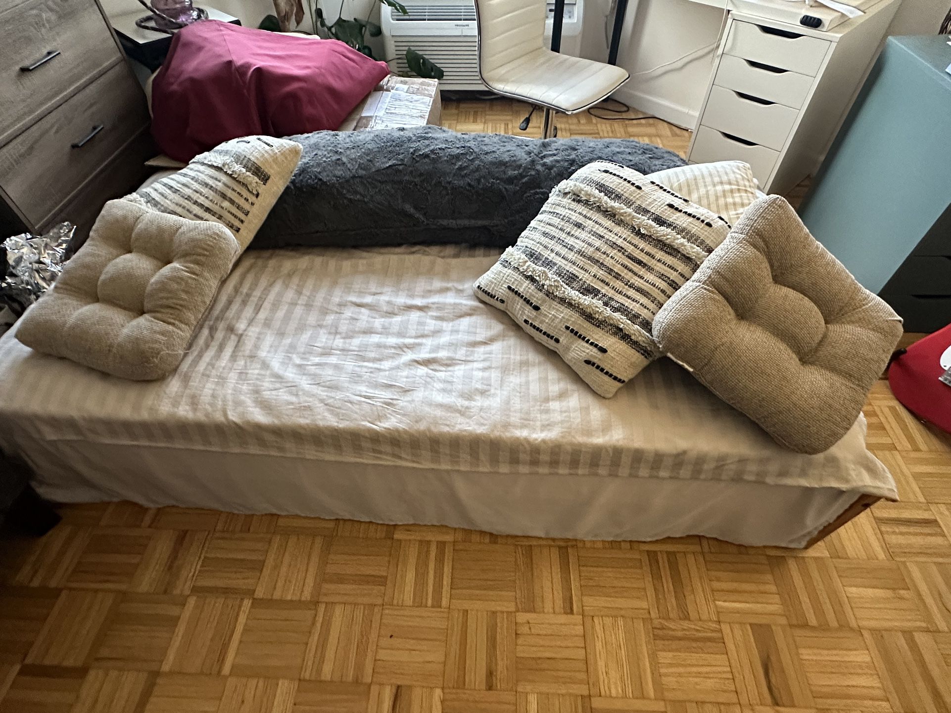 Free Day Bed Available For Pick Up 
