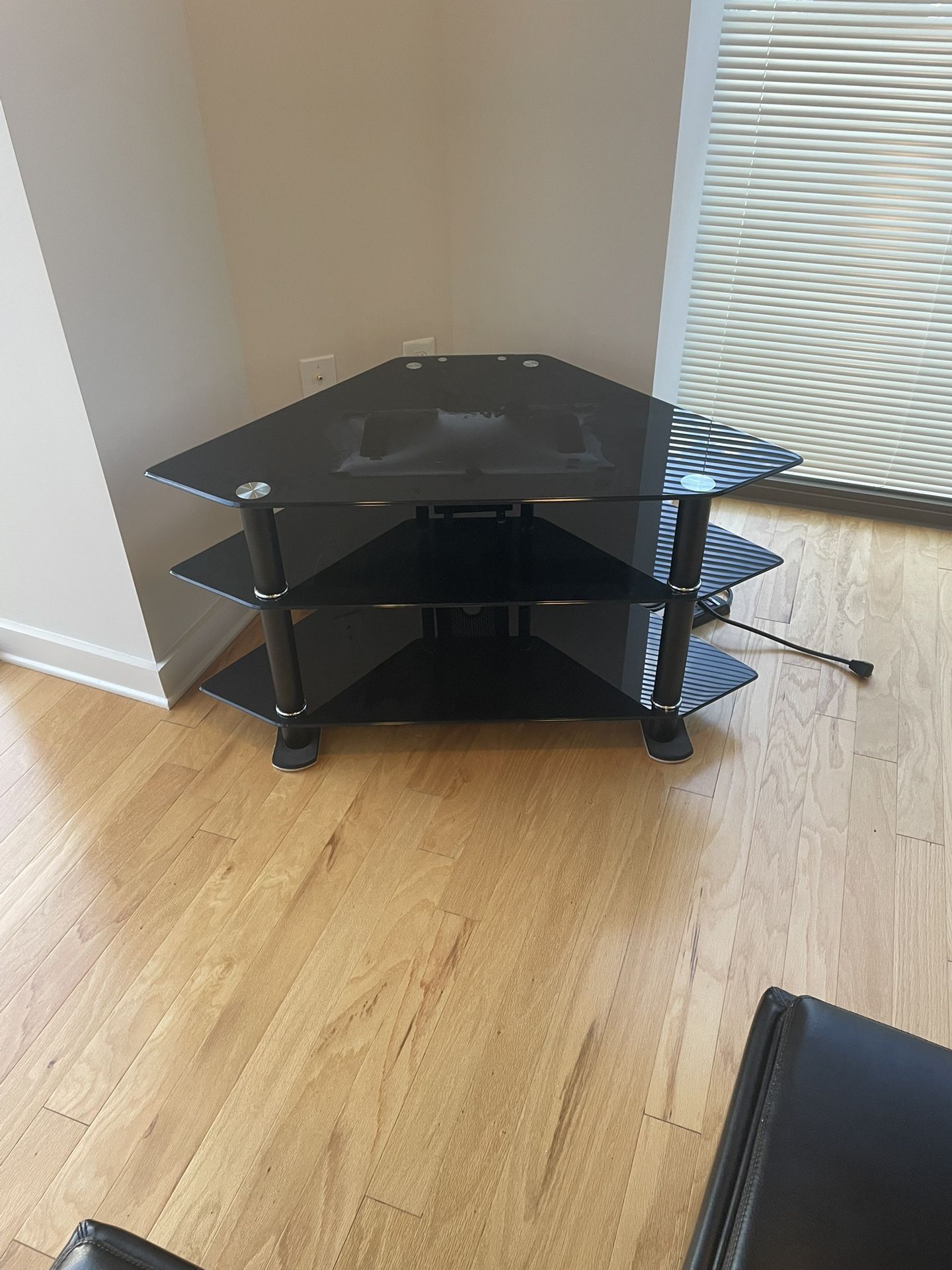 Glass Tv Stand (39”x22”)shelves 23 5/8”