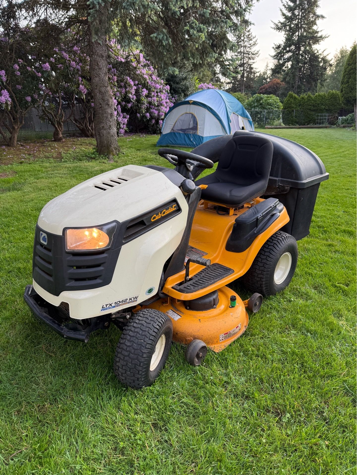 Cub Cadet LTX1042 42" Riding Mower, Tractor