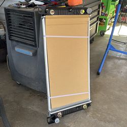 Radiator 07-13 Chevy Tahoe, Yukon, Silverado, Sierra