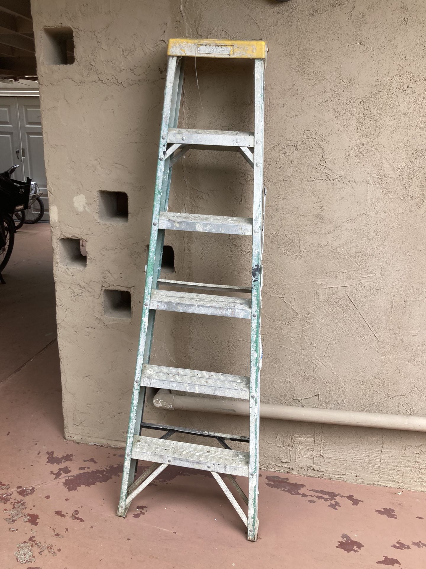 6’ Ladder 