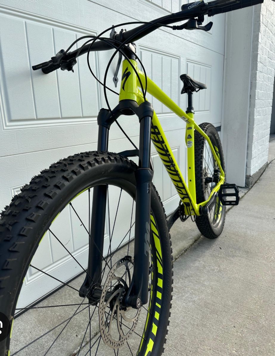 Like New 27.5 XL Specialized Mtn Bike
