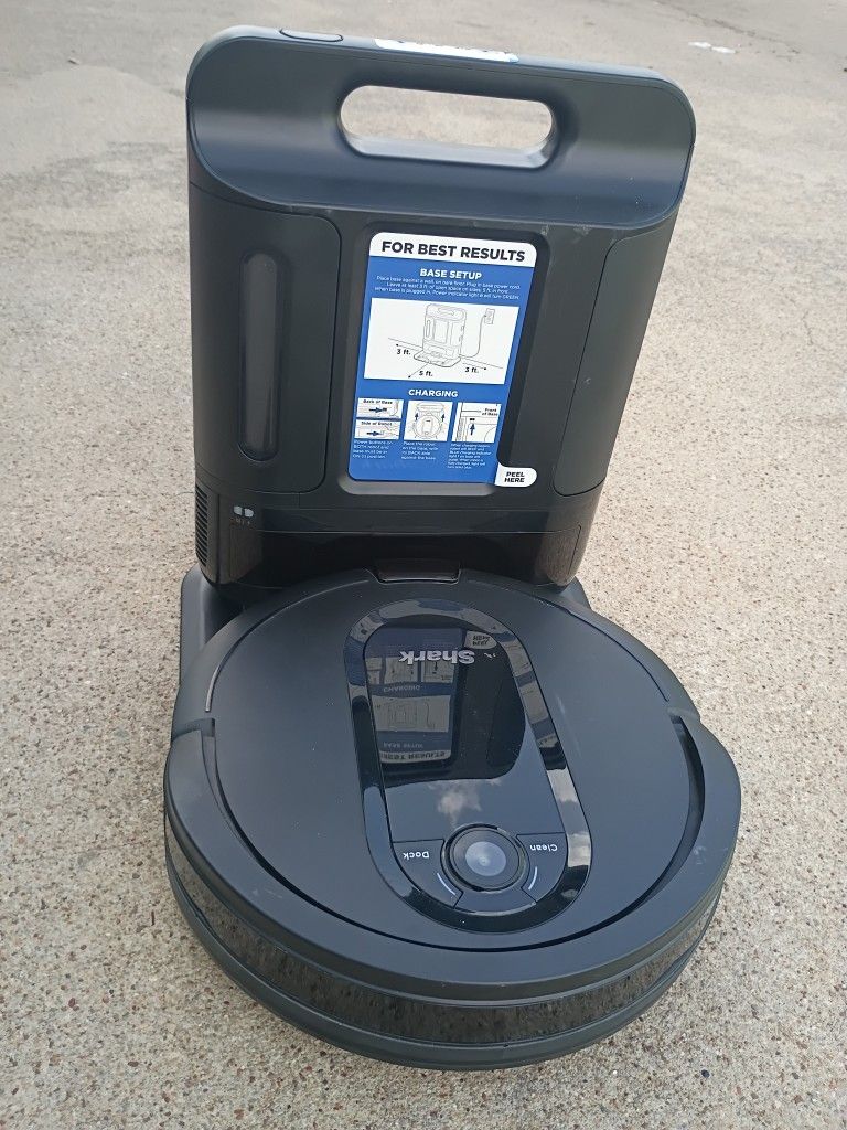 Shark IQ Robot Vacuum with XL Self-Empty Base