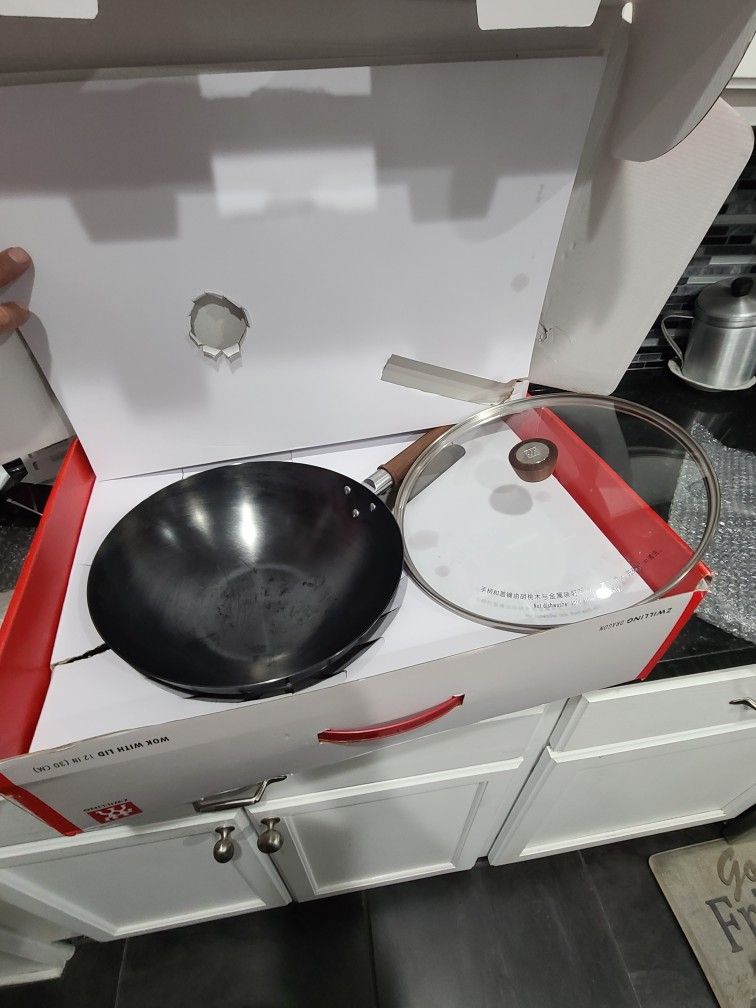 ZWILLING Dragon 12-inch Carbon Steel Wok with Lid