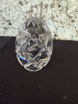 Beautiful Crystal Egg Shaped With Stars Paperweight