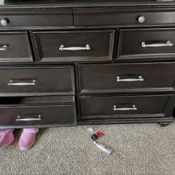 9 Drawer Dresser 