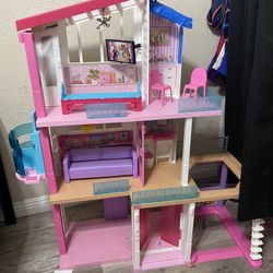 Barbie Doll House 