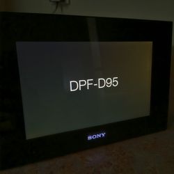 Sony Digital Picture Frame DPF-D95