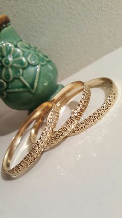 3 Beautiful 18k Gold Plated Diamond Cut Bangles Bracelets