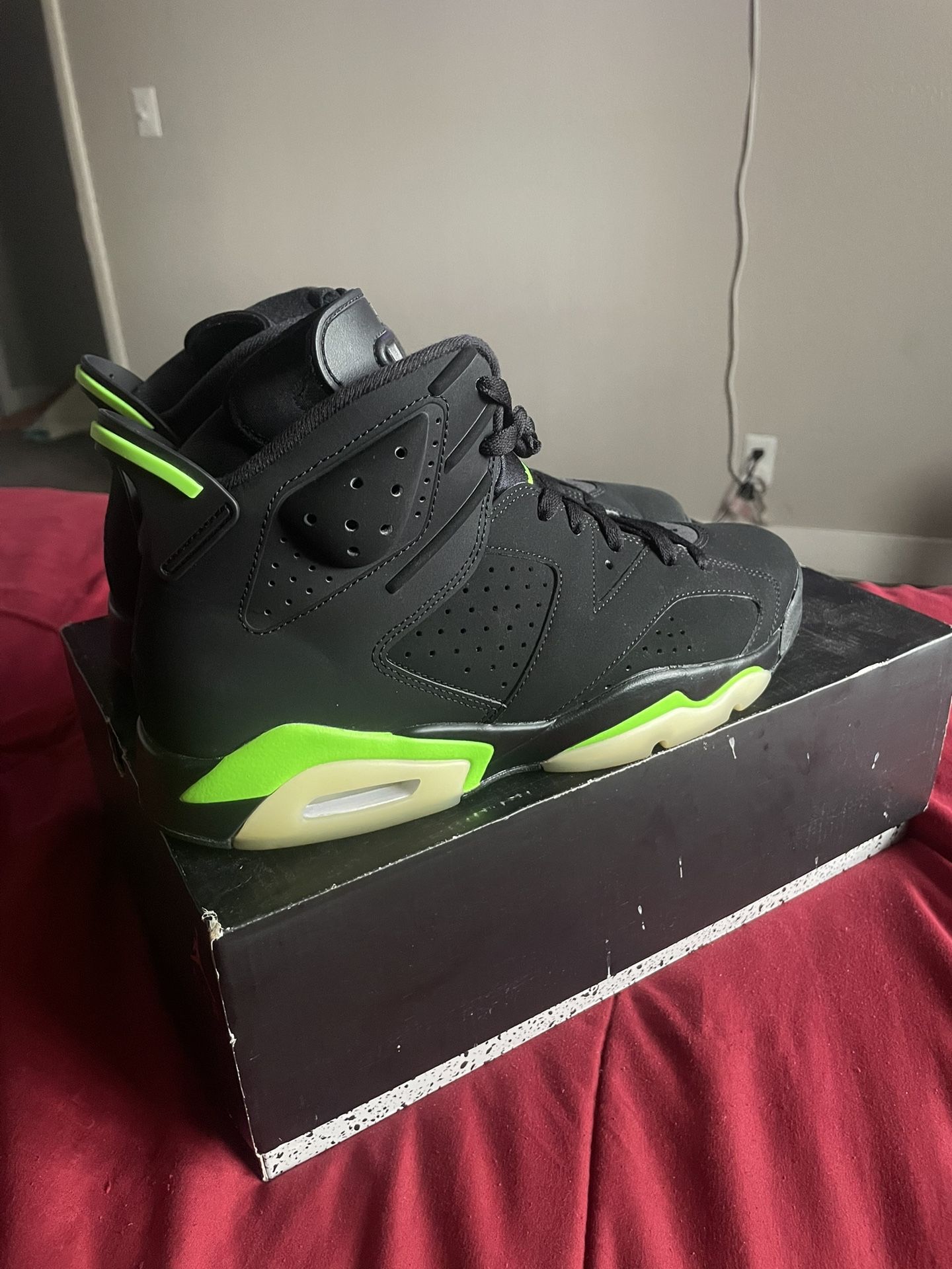 Air Jordan Retro Black Electric Green Size 11